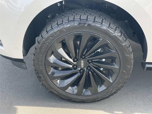 Used 2021 Lincoln Navigator Reserve image 37