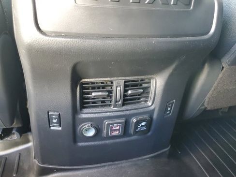 Used 2020 Nissan Titan PRO-4X w/ Pro-4x Convenience Package AWD/4WD image 17