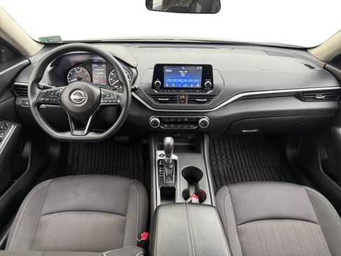 Used 2024 Nissan Altima 2.5 S FWD image 13