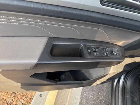 Used 2023 Volkswagen Atlas SE image 18