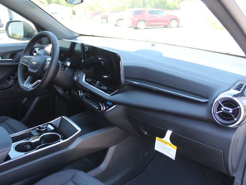 New 2026 Chevrolet Equinox LT FWD image 14