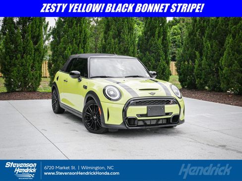 Used 2024 MINI Cooper S w/ Signature Upholstery Package FWD image 1