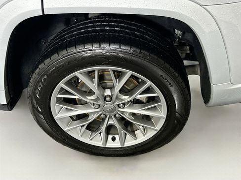 Used 2023 Jeep Grand Cherokee L Summit image 11