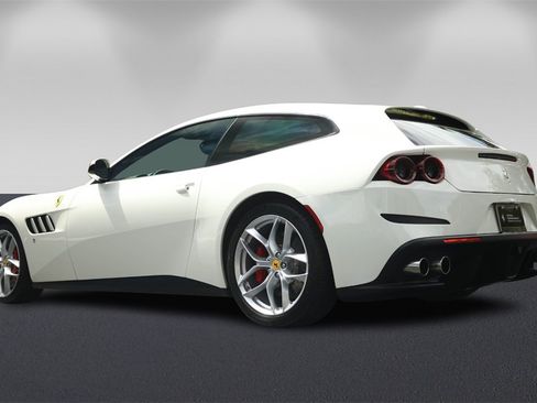 Certified 2018 Ferrari GTC4Lusso T image 5