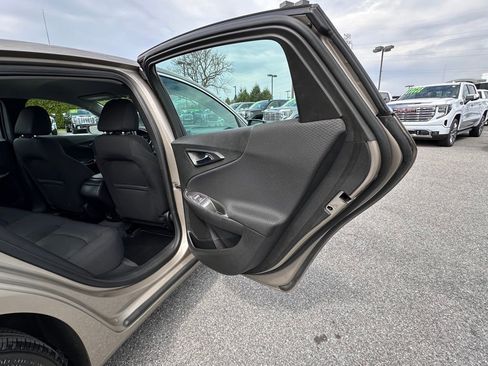 Used 2022 Chevrolet Malibu LS FWD image 18