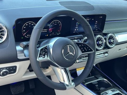 Used 2026 Mercedes-Benz GLB 250 4MATIC image 14