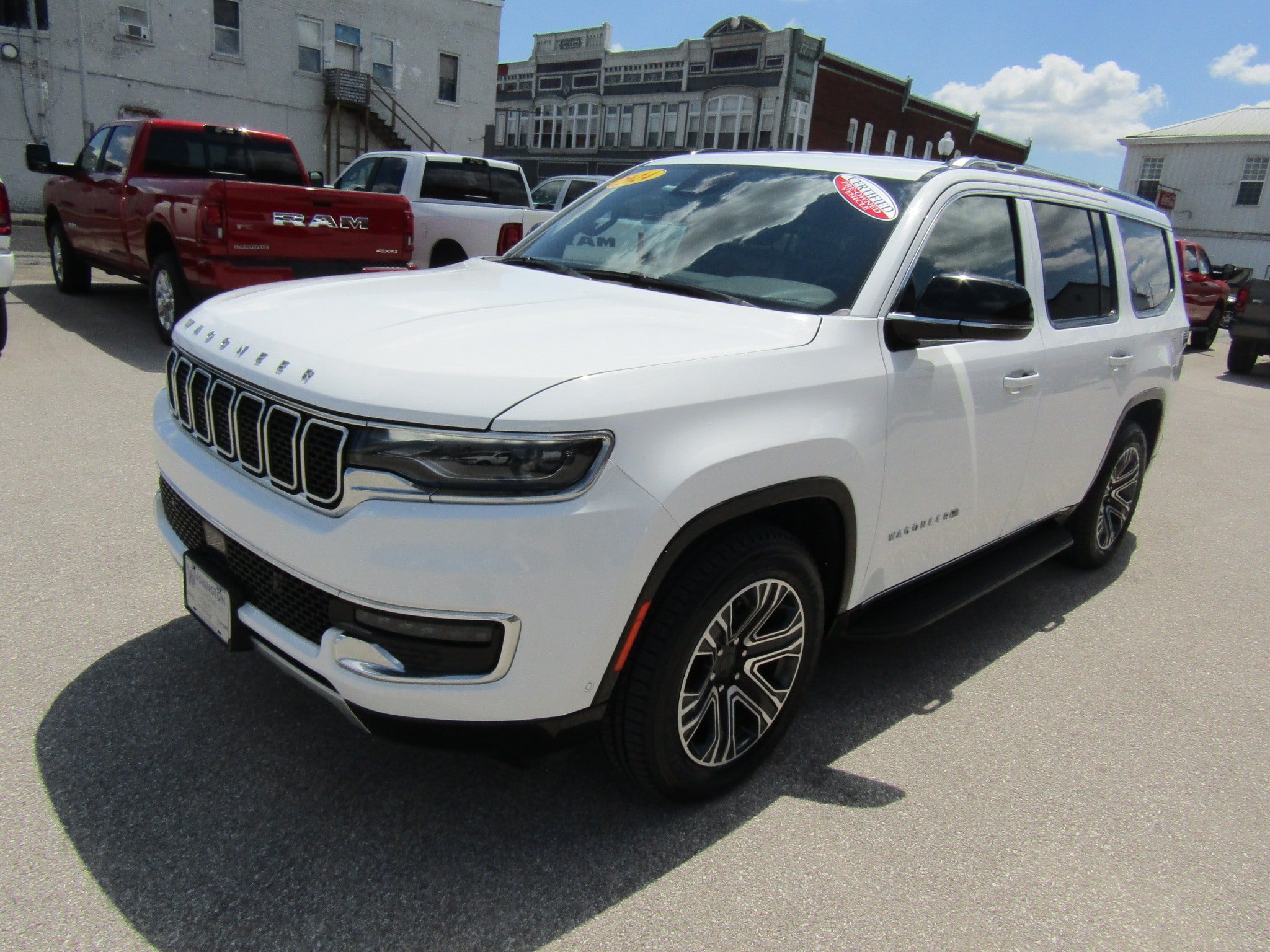 Used 2024 Jeep Wagoneer Series II w/ Flexible Seating Group AWD/4WD image 7