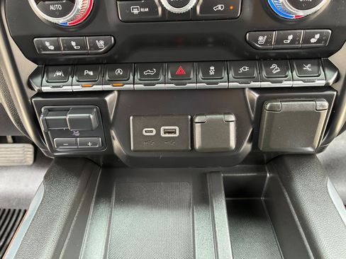 Used 2020 GMC Sierra 1500 Denali w/ Denali Ultimate Package AWD/4WD image 27