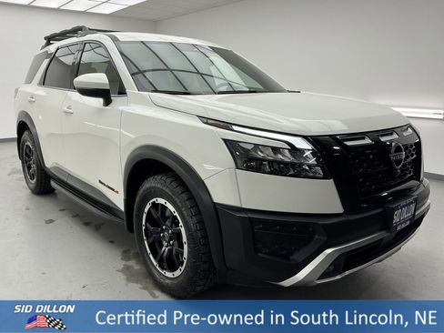 Used 2025 Nissan Pathfinder Rock Creek image 3