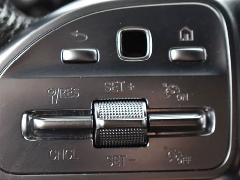 Used 2022 Mercedes-Benz GLC 300 image 25