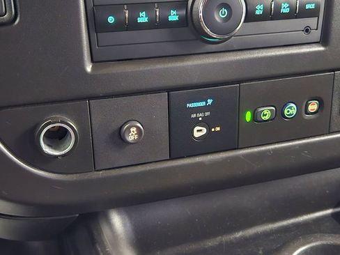 Used 2020 Chevrolet Express 3500 LT w/ LT Preferred Equipment Group image 24