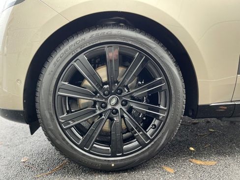 New 2025 Land Rover Range Rover SE image 15