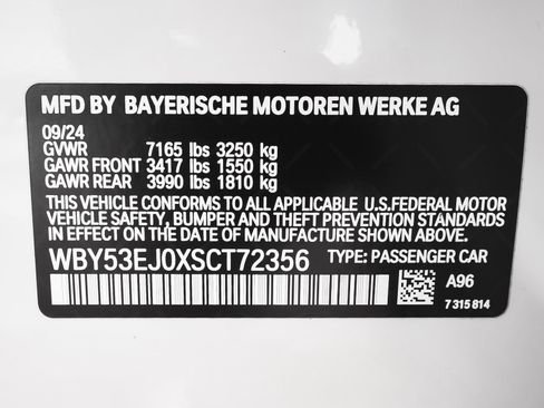 Used 2025 BMW i7 xDrive60 AWD/4WD image 15