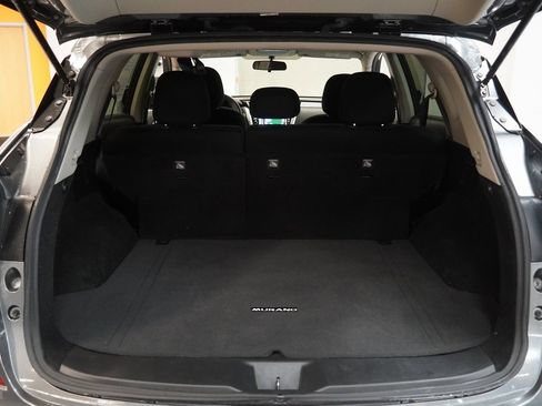 Used 2018 Nissan Murano S image 9