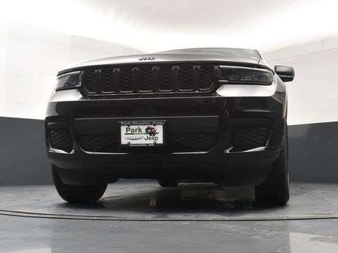 Used 2024 Jeep Grand Cherokee L Altitude AWD/4WD image 20