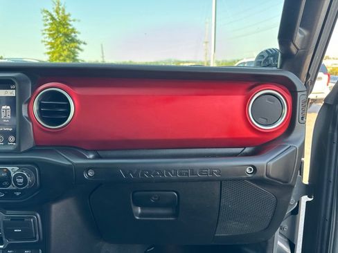 Used 2020 Jeep Wrangler Unlimited Rubicon AWD/4WD image 16