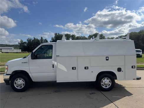 New 2026 Ford E-350 and Econoline 350 Super Duty w/ Power Equipment Group RWD image 8