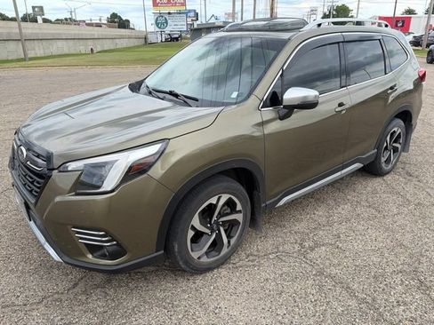 Used 2023 Subaru Forester Touring AWD/4WD image 5