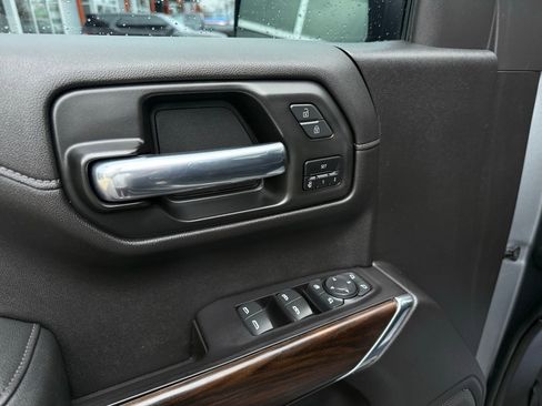 Used 2021 GMC Sierra 1500 SLT image 40