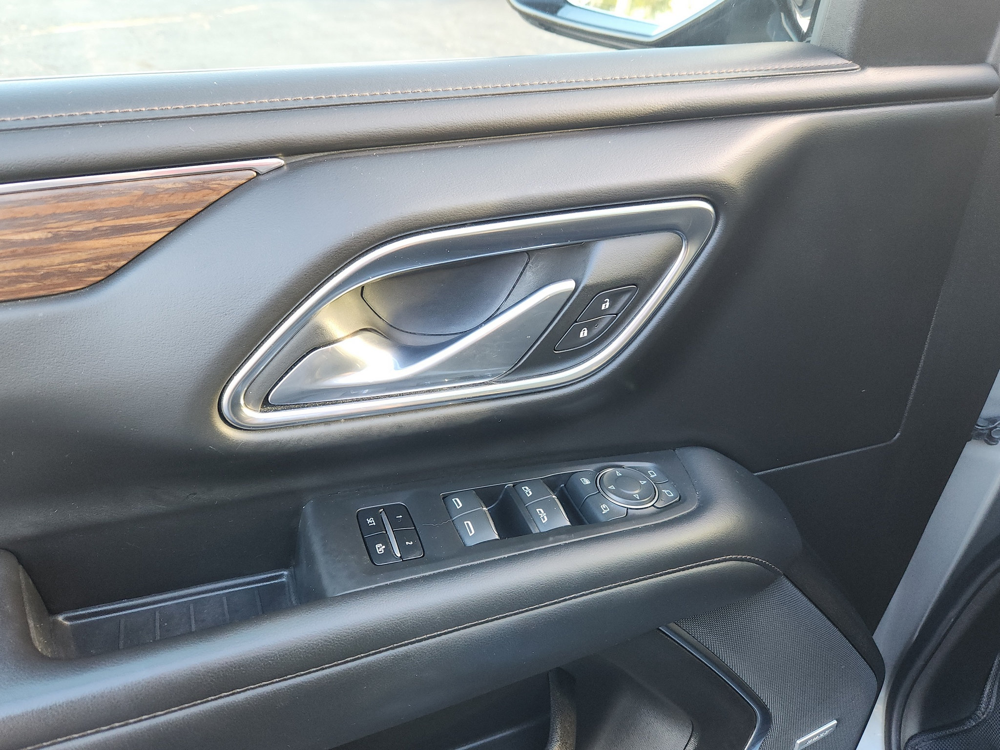 Used 2024 Chevrolet Suburban High Country AWD/4WD image 25