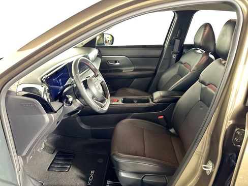 Used 2025 Nissan Kicks SR AWD/4WD image 11