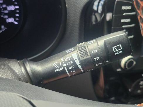Used 2018 Kia Soul ! FWD image 30