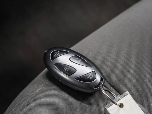 Used 2025 Hyundai Elantra SEL FWD image 29