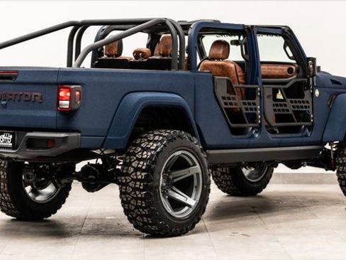 Used 2025 Jeep Gladiator Sport image 15