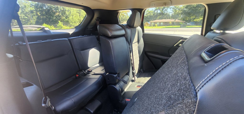 Used 2024 Mitsubishi Outlander SE Black Edition FWD image 23
