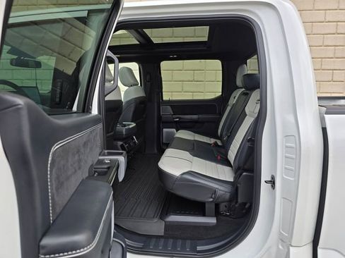 Used 2023 Ford F150 Lightning Platinum image 31