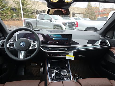 New 2026 BMW X5 xDrive50e w/ M Sport Package image 18