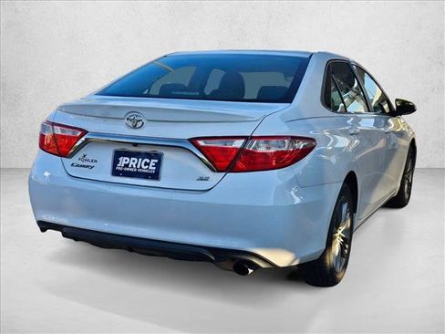 Used 2015 Toyota Camry SE image 5
