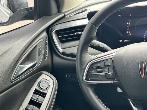 Used 2025 Buick Encore GX Avenir w/ Avenir Technology Package image 14