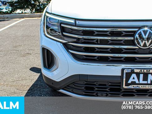 Used 2025 Volkswagen Atlas SE FWD image 11