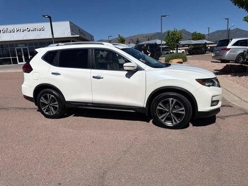 Used 2018 Nissan Rogue SL w/ Premium Package AWD/4WD image 12
