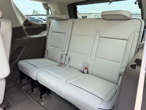 Used 2022 GMC Yukon Denali AWD/4WD image 8