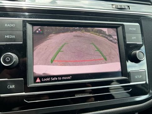Used 2018 Volkswagen Tiguan S w/ 3rd Row Seat Package AWD/4WD image 21