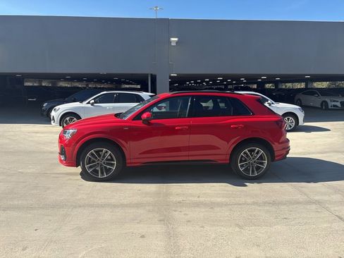 Used 2025 Audi Q3 2.0T Premium w/ Convenience Package image 9