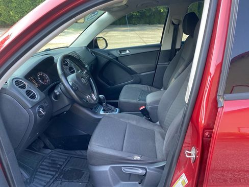 Used 2015 Volkswagen Tiguan S FWD image 9