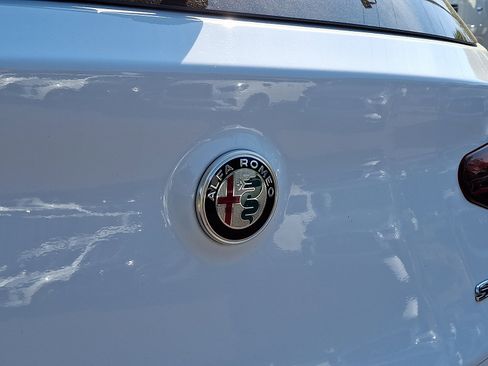 Used 2023 Alfa Romeo Stelvio Veloce AWD/4WD image 32