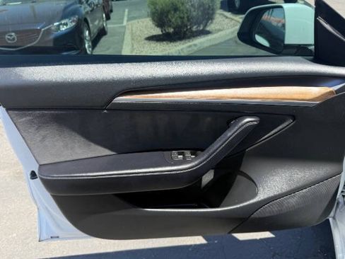 Used 2022 Tesla Model 3 Standard Range RWD image 11