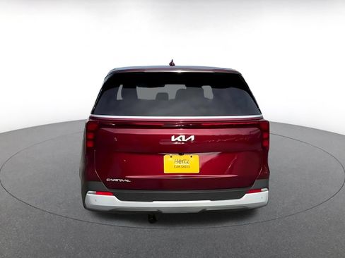 Used 2026 Kia Carnival FWD image 12