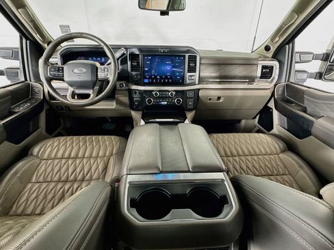 Used 2025 Ford F350 Platinum w/ Platinum Plus Package AWD/4WD image 32