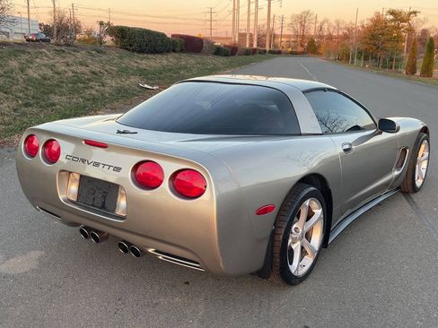 Used 2000 Chevrolet Corvette Coupe image 3