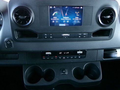 Used 2019 Mercedes-Benz Sprinter 2500 image 16