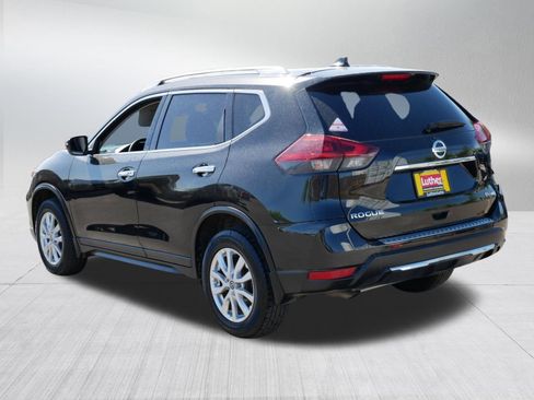 Used 2019 Nissan Rogue SV AWD/4WD image 5