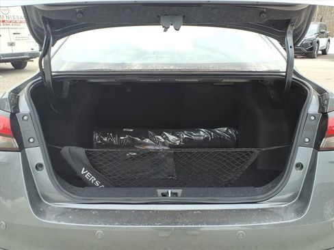 New 2025 Nissan Versa SR w/ Trunk Package image 6