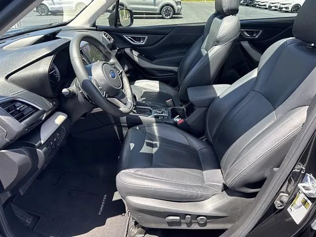 Used 2023 Subaru Forester Limited AWD/4WD image 9