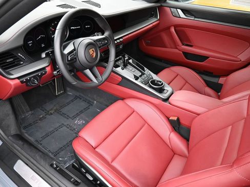 Certified 2024 Porsche 911 Carrera image 4