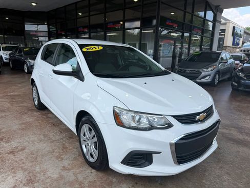 Used 2017 Chevrolet Sonic LT FWD image 1